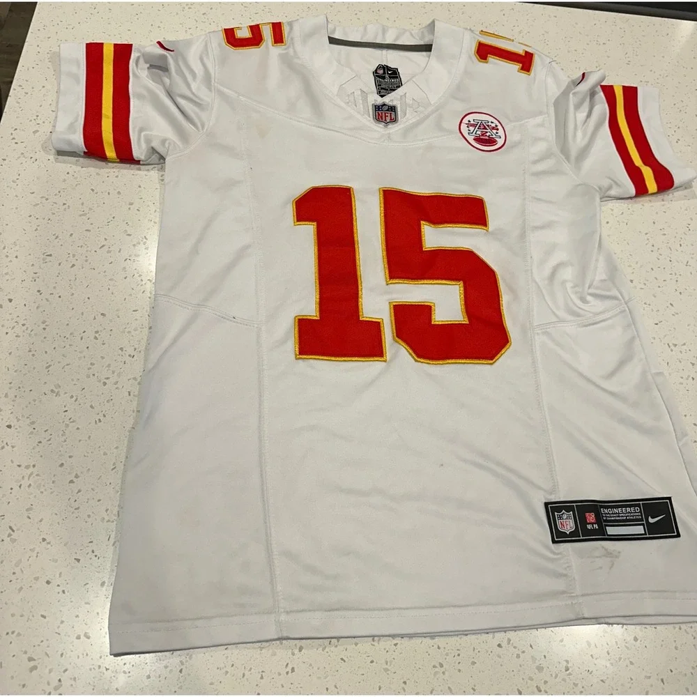 Nike Kansas City Chiefs Patrick Mahomes 15 Stitched Jersey White Mens Small